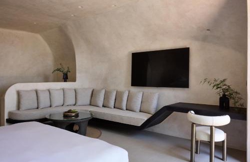 Imerovigli Hotel | One of One Hotel