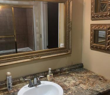 Montgomery Apartment | ONE OF THE BEST BARGAINS IN TOWN 50.00 A DAY