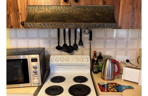 O'Connor House | One or Two rooms in house in O'Connor close to Civic, Dickson and Belconnen!