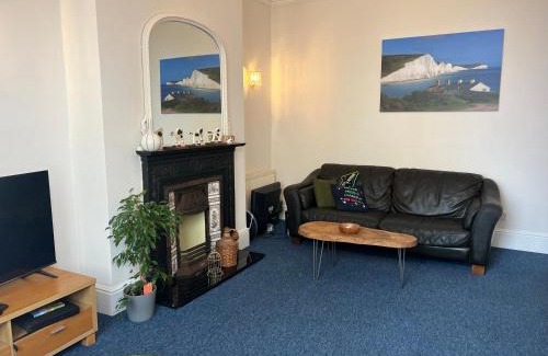Eastbourne City Centre Apartment | One Queens Gardens, Sea View Apartment, Eastbourne.