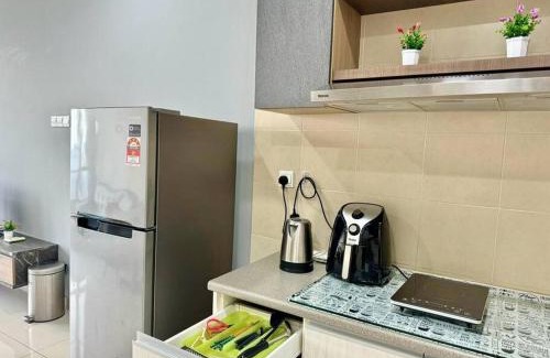Bukit Jalil Apartment | One Room Studio*Wifi*MRT*Lakeview*#1