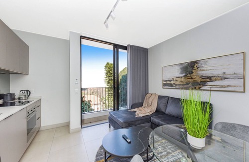 Greater Johannesburg Metropolitan Area Apartment | One Rosebank: Your Luxe Haven Bathed in City Glow