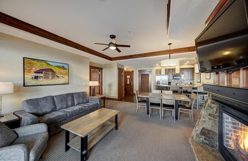Peak 8 Condo | One Ski Hill Place - Ski In/Out. Breck's Top Luxury Resort! Peak 8