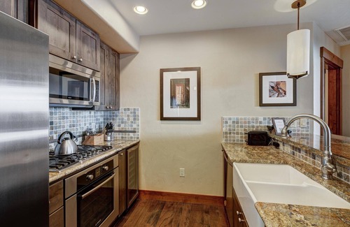 Peak 8 Condo | One Ski Hill Place - Ski In/Out. Breck's Top Luxury Resort! Peak 8