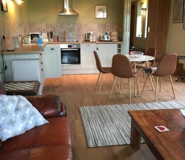 Mumbles Apartment | One Slade Gardens