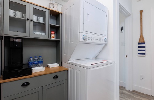 Dauphin Island Cottage | One year anniversary! Quiet Cottage Close to Everything on the Island