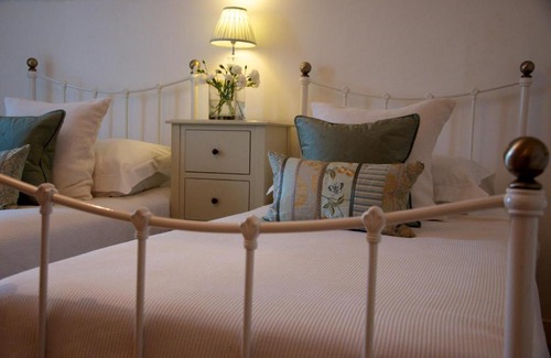 Cowes Bed & Breakfast | Onefifty