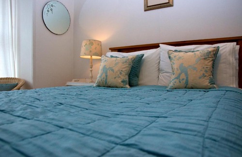 Cowes Bed & Breakfast | Onefifty