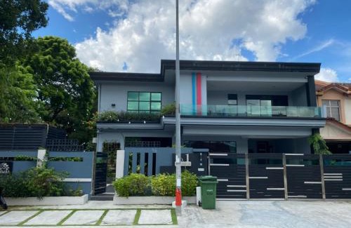 Bukit Indah House | OneRiimba Private Pool & Garden Residence Johor Bahru