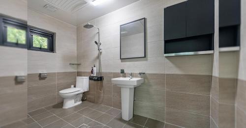 Suwon House | Ongjin Guardians Pool Villa