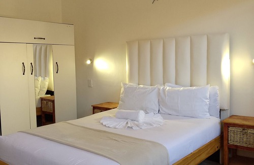 Windhoek West Bed & Breakfast | Onguti Guesthouse