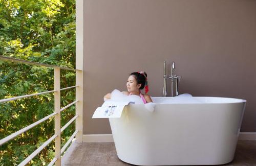 Pong Ta Long Hotel | Onhill Village