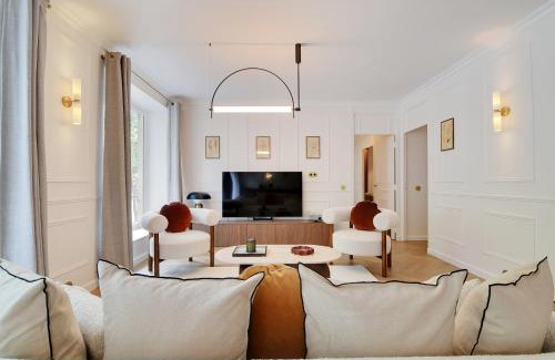 Odeon Apartment | ONIRI - Serviced Apartment in Saint Germain