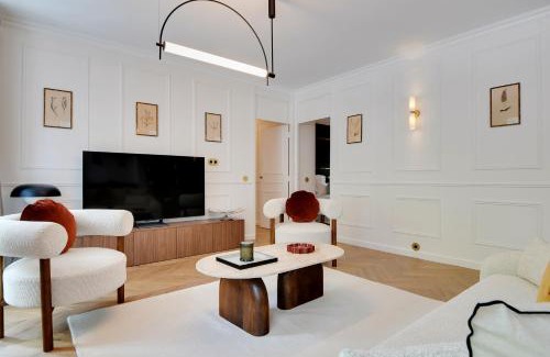 Odeon Apartment | ONIRI - Serviced Apartment in Saint Germain