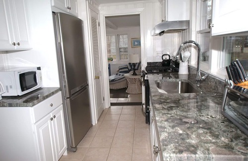 West Harwich House | Only 1/2 mile to Pleasant Street Beach