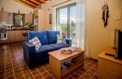 Antipata Apartment | Only 3km away from famous Fiskardo Bay