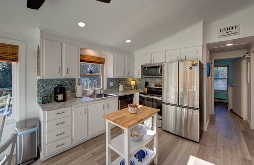 Frisco House | Only 4 Minutes From the Lifeguarded Beach and Ramp 49