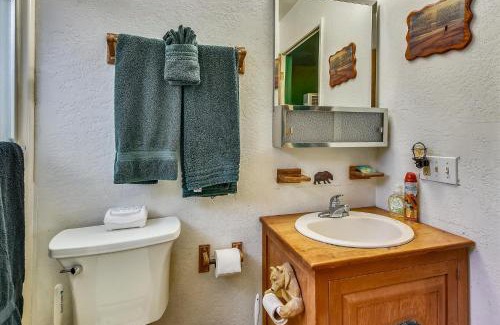Tahoe Paradise House | Only 7 Miles To Heavenly, Huge Deck, Pets Welcome