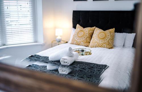 Bispham House | Only Family Groups - Pets Stay for Free - Sleeps 8 - Sofabed