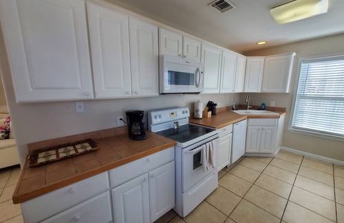 Sand Point House | ONLY In-Town Neighborhood w/Restaurant, Bar, Pool/Hot Tub, Beach & Cart Access