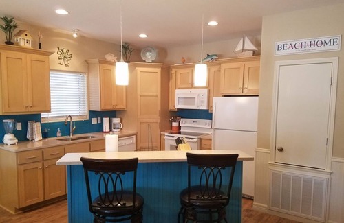 Sand Point House | ONLY In-Town Neighborhood w/Restaurant, Bar, Pool/Hot Tub, Beach & Cart Access