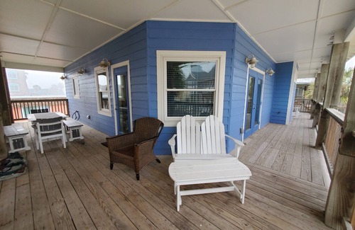 Sand Point House | ONLY In-Town Neighborhood w/Restaurant, Bar, Pool/Hot Tub, Beach & Cart Access