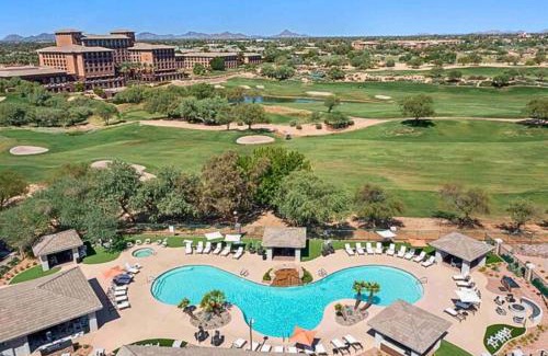 Kierland Apartment | Onsite Games-Resort Pool-Or Walk To Shops - Dine N268