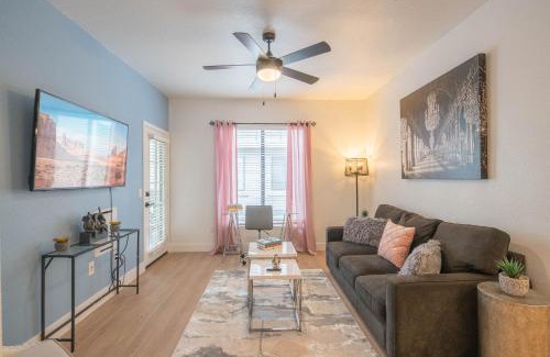 Kierland Apartment | Onsite Games-Resort Pool-Or Walk To Shops - Dine N268