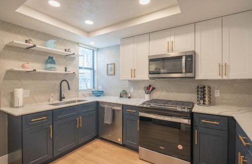 Kierland Apartment | Onsite Games-Resort Pool-Or Walk To Shops - Dine N268