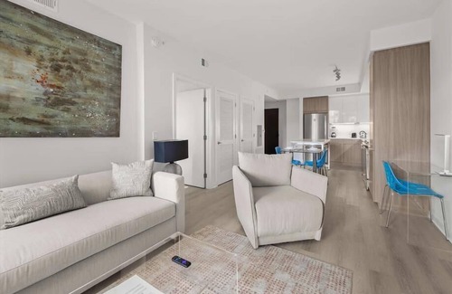 NoMa Hotel | Onsite Grill & Sun deck | nr Metro Red Line & Union Station
