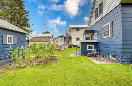 Ontonagon Cottage | Ontonagon Home w/Fire Pit - Steps to Beach!