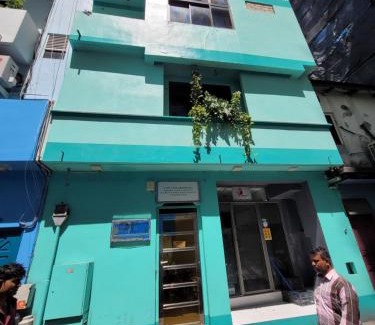 Male House | Ontrack Travel