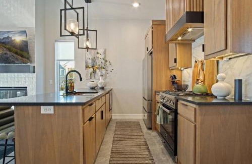 Edmond House | Onyxthelark Designer Edmond Oasis