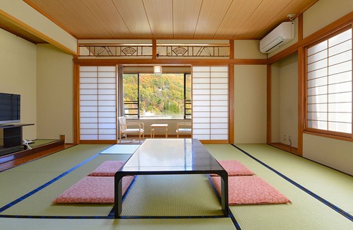 Kakeyu Hot Springs Hotel | Ooedo Onsen Monogatari Shinshu Kakeyu