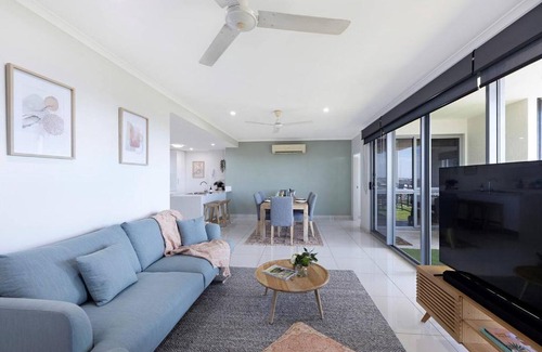 Darwin City Centre Apartment | 'Opal of Darwin' Breezy Living Atop Blue Horizons