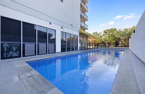 Darwin City Centre Apartment | 'Opal of Darwin' Breezy Living Atop Blue Horizons