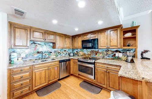 Fort Walton Beach Condo | Open & airy third-floor condo with great ocean views - close to dining