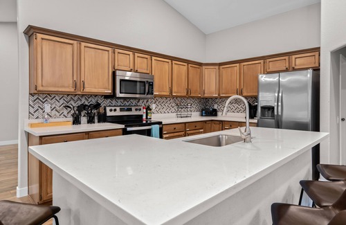 Paradise Valley Village House | Open and Spacious! Pool & Hot Tub, and Game Room! Just 10mins to Mayo Clinic!