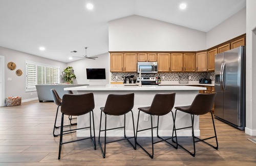 Paradise Valley Village House | Open and Spacious! Pool & Hot Tub, and Game Room! Just 10mins to Mayo Clinic!