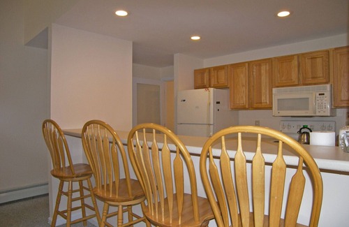Lincoln Condo | Open concept, AC/FP, deck, view, pet-friendly, swim club. F5006 by LRS