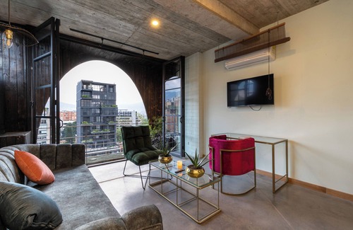 Astorga Apartment | Open Concept Penthouse Loft @ Nido Sky: Unit 18