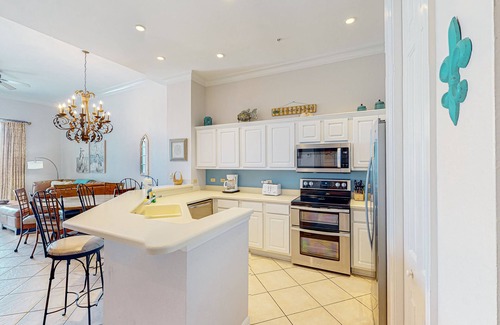 Ono Island Condo | Open condo, on-site pool & hot tub, gulf-front balcony, on the beach
