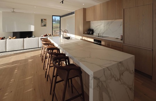 Burradoo House | Open Country Homestead - Luxury accommodation with stunning views.