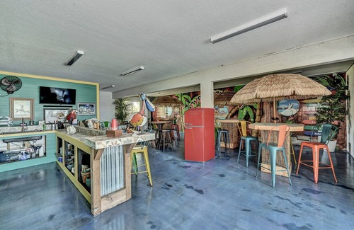 Crystal River House | Open for 2025 Scallop Season! Waterfront, 4-bedroom house in Crystal River