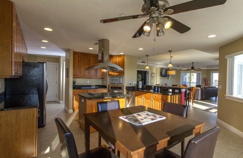 Clearwater Beach Condo | Open June 21: Luxury Waterfront 5 STARS! 3 BR Pool Hot Tub Views, Walk to All