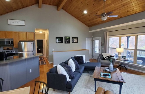 Beech Mountain House | Open Living, Fall Views, Hot Tub, Near Ski Slopes, Pet Friendly!