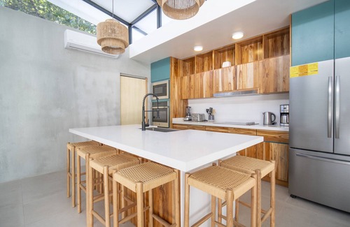 Potrero Ski Chalet | Open Living Style Home 1Km From the Beach
