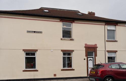 Portsmouth Apartment | Open Mind Property - 4 Beds & Free Parking