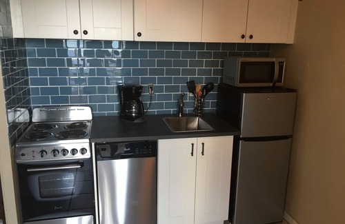 Madeira Beach Condo | OPEN nts SALE : 1bd 1ba Gulf front : Kitchen, Pool, and John's Pass access!