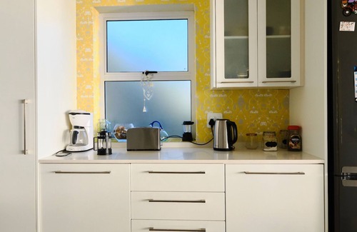 Simon's Town Villa | Open Plan Family-friendly, walking distance to beach, With Pool.